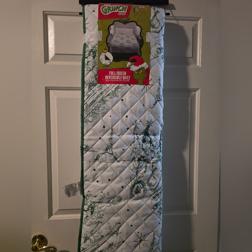 Dr Seuss The Grinch Christmas Full/Queen Reversible Quilt 88x92 Holiday Bedding
